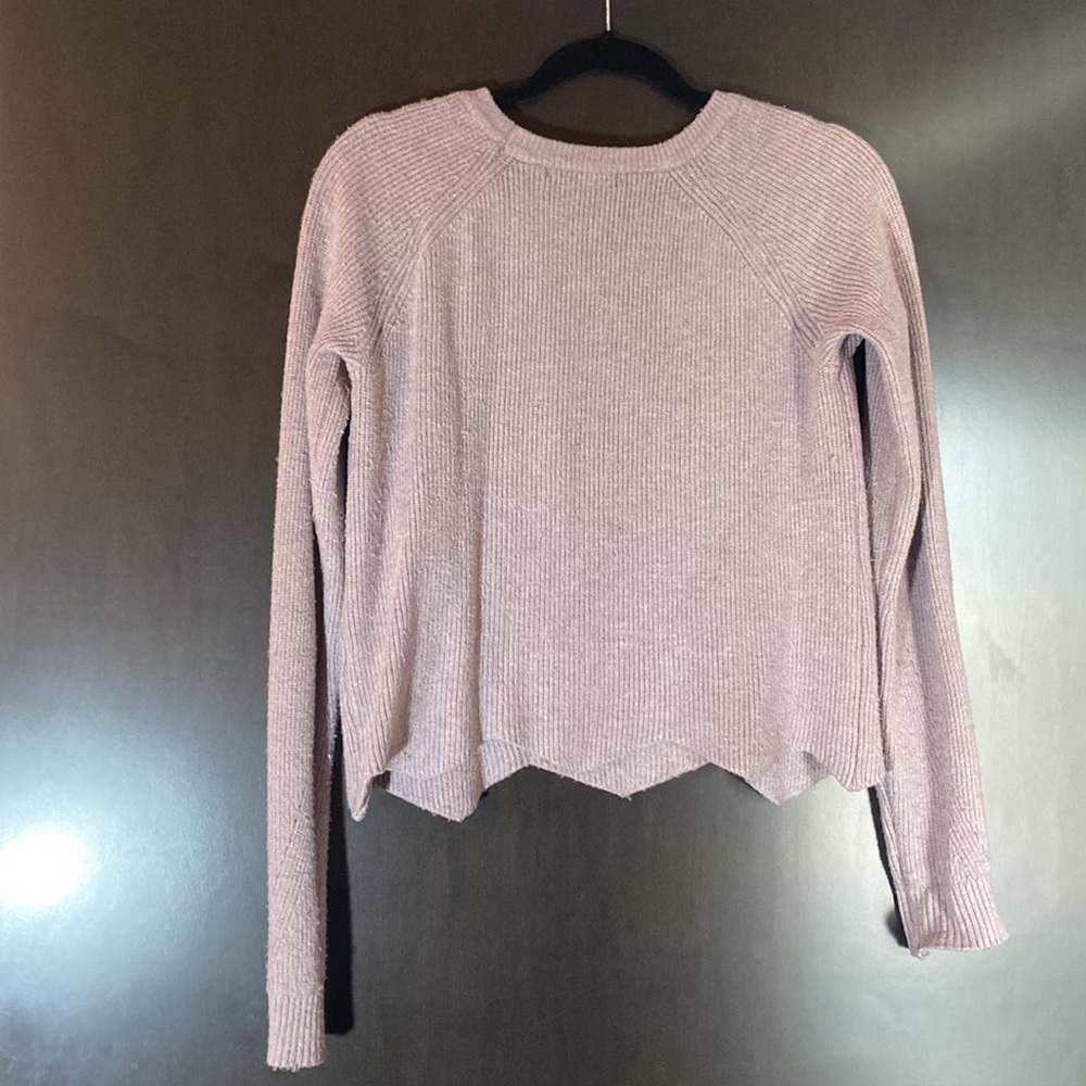 Lavender scallop trim Cyrus sweater medium - Picture 4 of 5